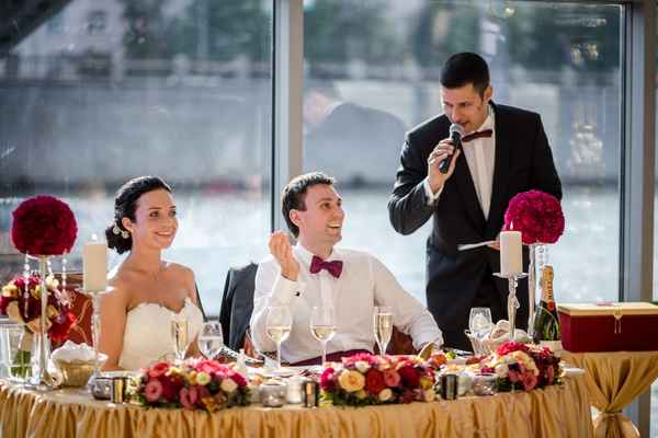 Как выбрать тамаду на свадьбу 
