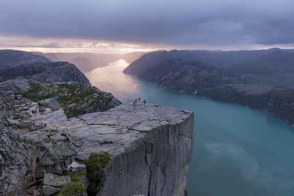 Скала Прекестулен в Норвегии: описание, фото